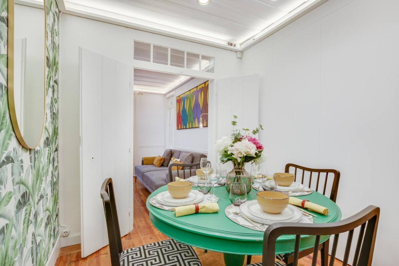 Golden Cage Chiado - Charm Historic And Cozy Apartment Lisbon Luaran gambar