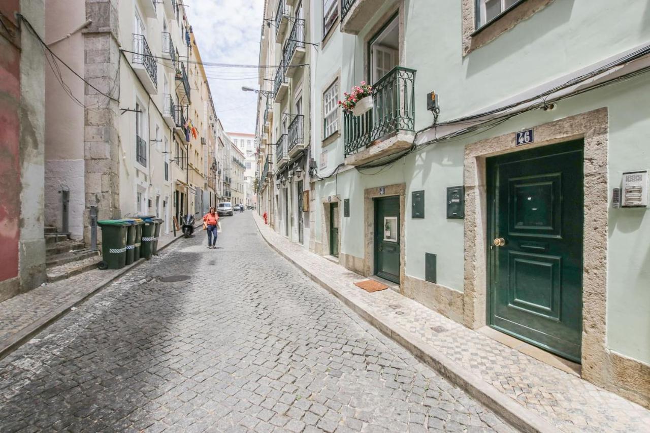 Golden Cage Chiado - Charm Historic And Cozy Apartment Lisbon Luaran gambar