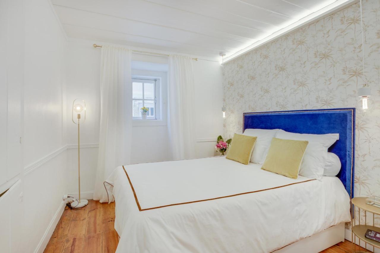Golden Cage Chiado - Charm Historic And Cozy Apartment Lisbon Luaran gambar