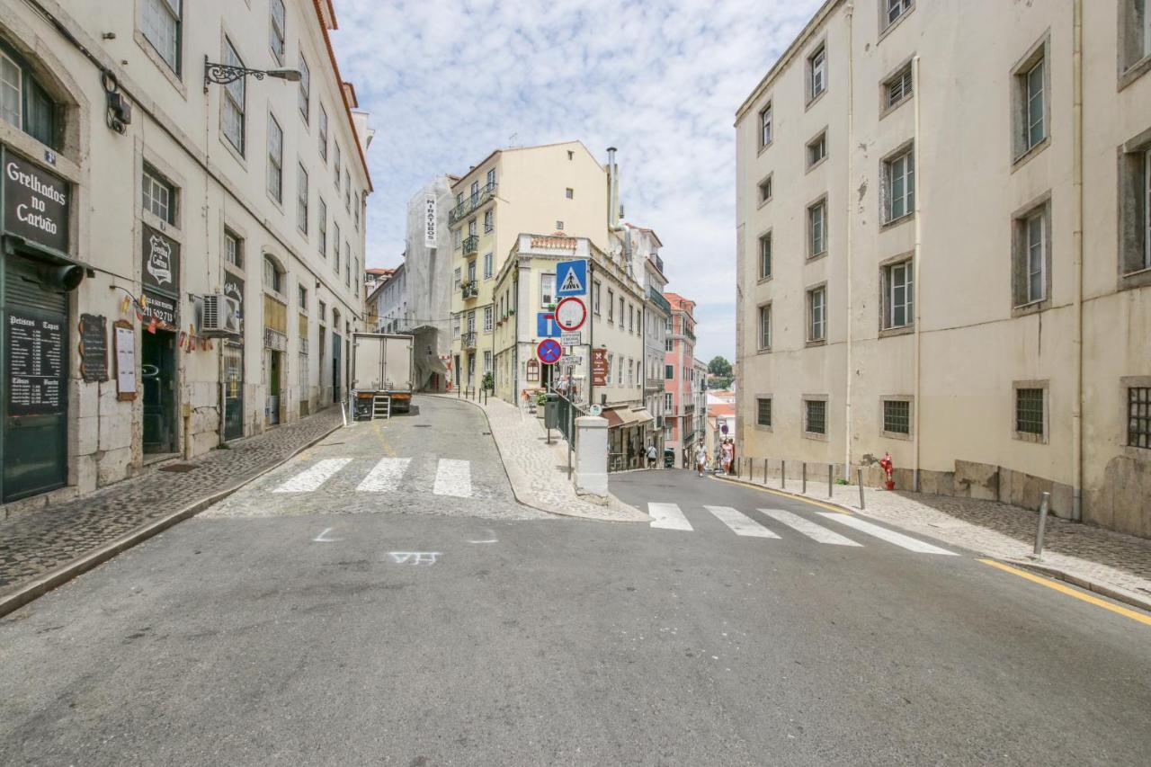Golden Cage Chiado - Charm Historic And Cozy Apartment Lisbon Luaran gambar