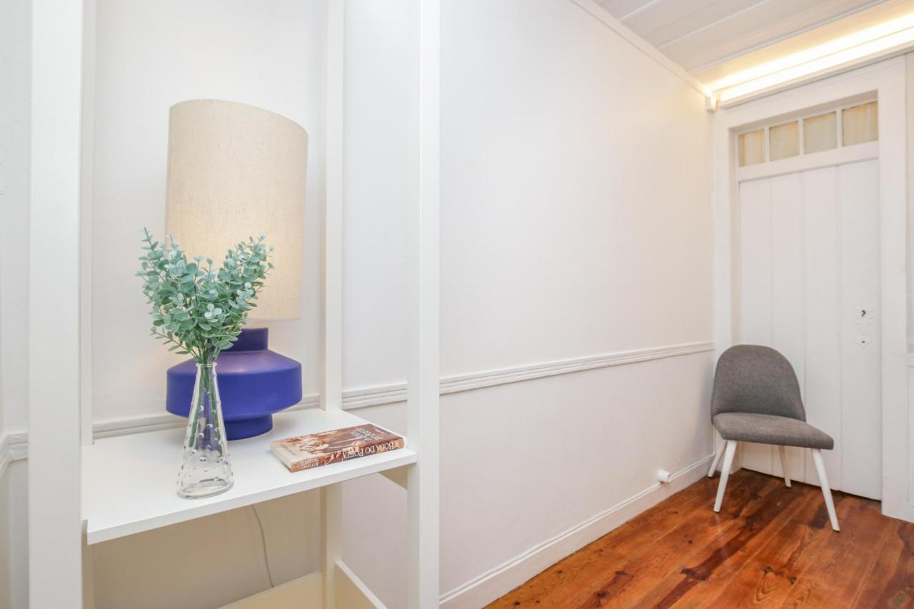 Golden Cage Chiado - Charm Historic And Cozy Apartment Lisbon Luaran gambar