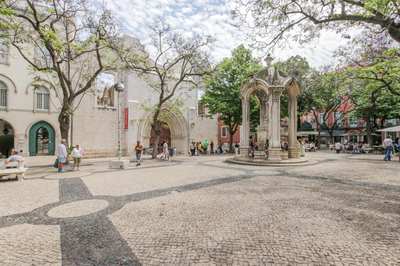 Golden Cage Chiado - Charm Historic And Cozy Apartment Lisbon Luaran gambar