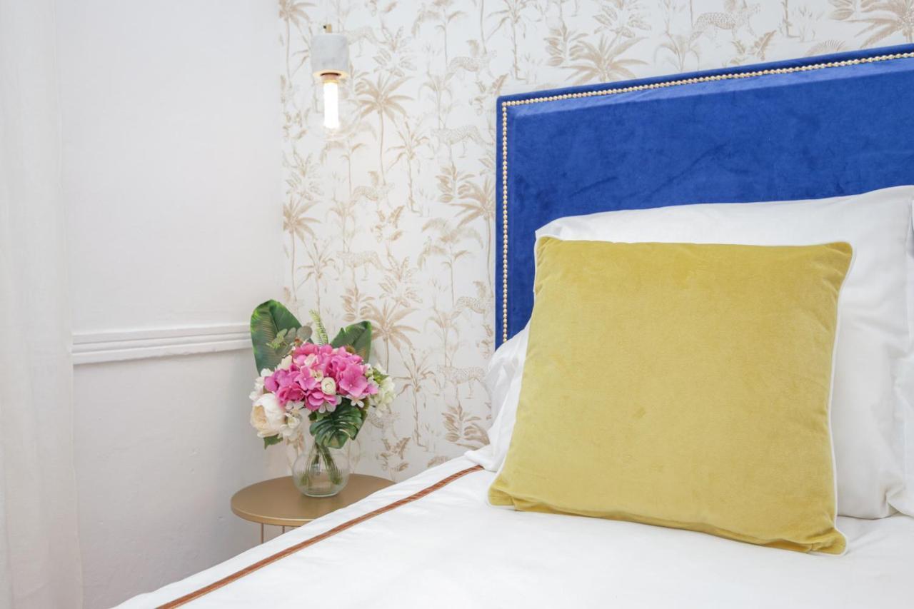 Golden Cage Chiado - Charm Historic And Cozy Apartment Lisbon Luaran gambar